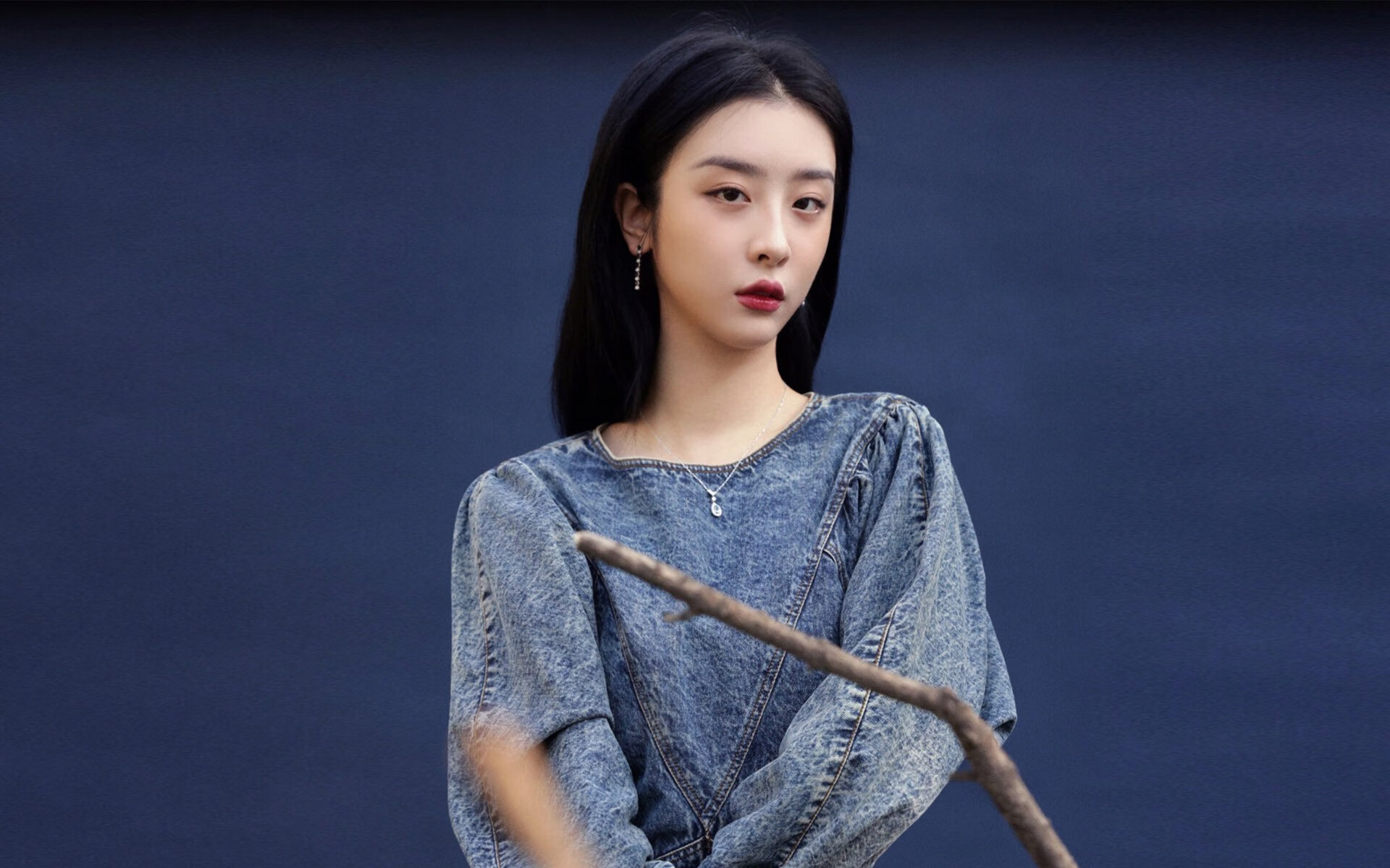 跨界奇迹，篮网险胜上海队，杰伦格林在F1揭幕战接管比赛